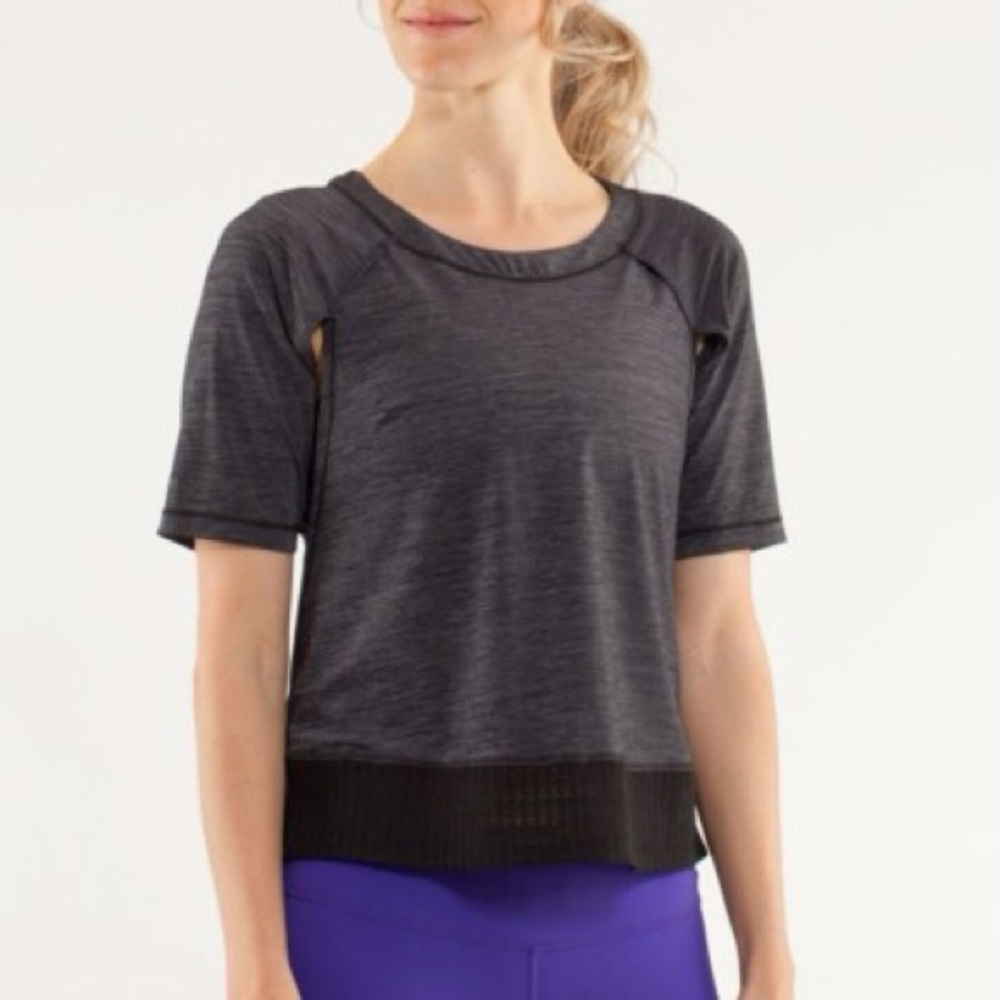 Lululemon Sun Runner Short Sleeve Top Heather Gray Black Open Sides Size Small